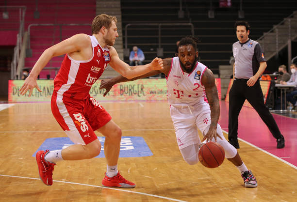 指挥的迟缓 指挥的迟缓