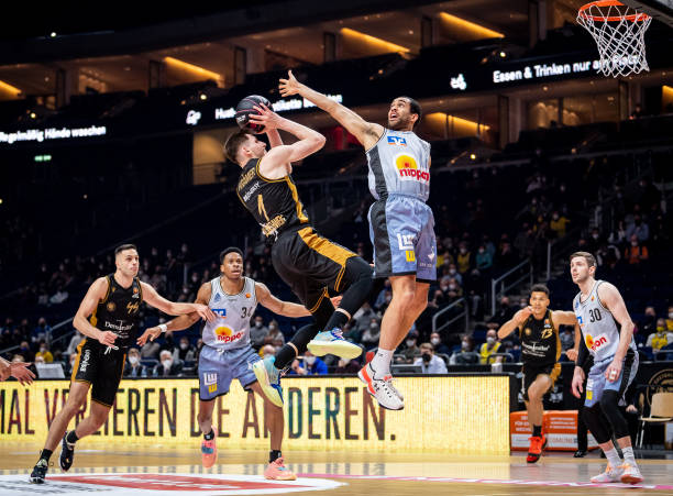 家乡英雄 家乡英雄