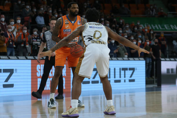 夺得首胜 夺得首胜